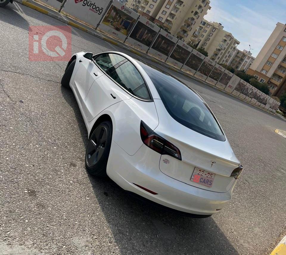 تسلا موديل 3